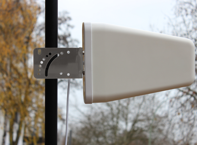 12434 DELOCK ANTENNE N JACK 8 INT/EXT LTE GSM-UMTS-4G OMNI 10,5 DBI EXTERIEUR DIRECTIONAL